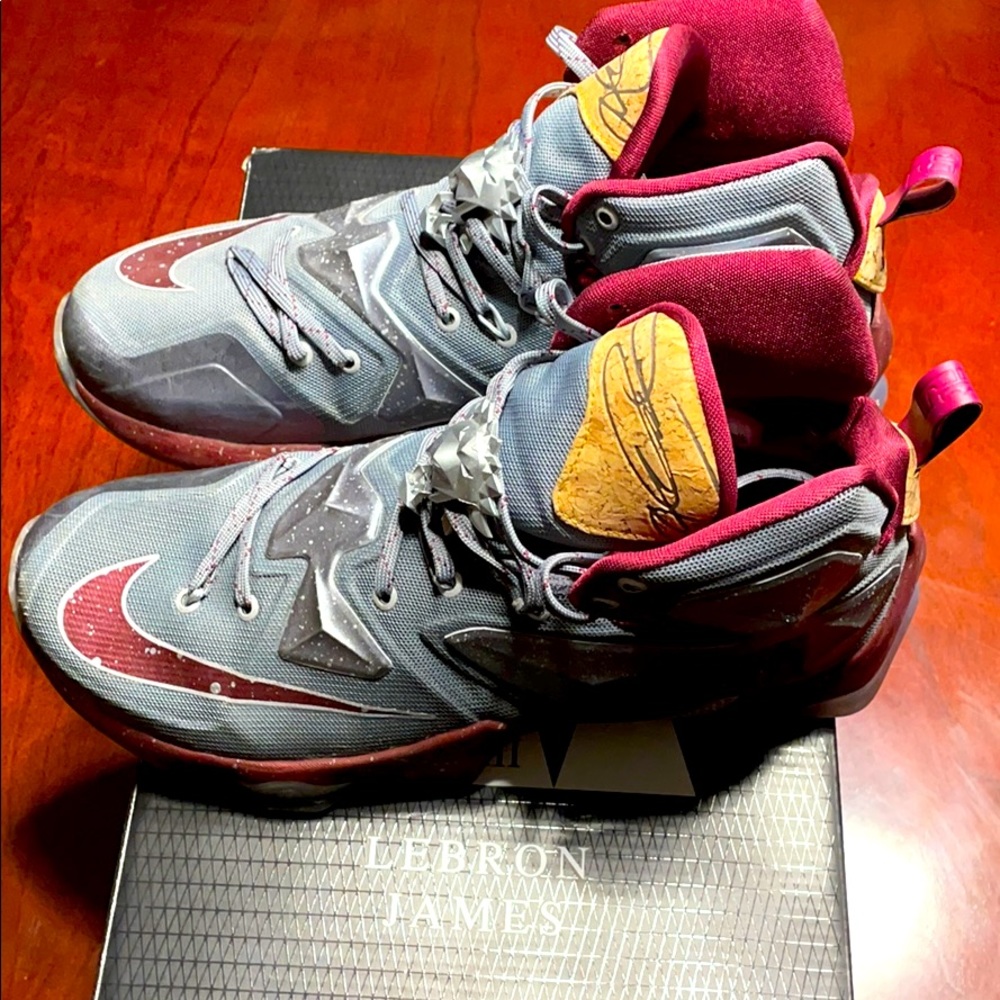 Lebron James XIII LMTD size 9 - Picture 3 of 10